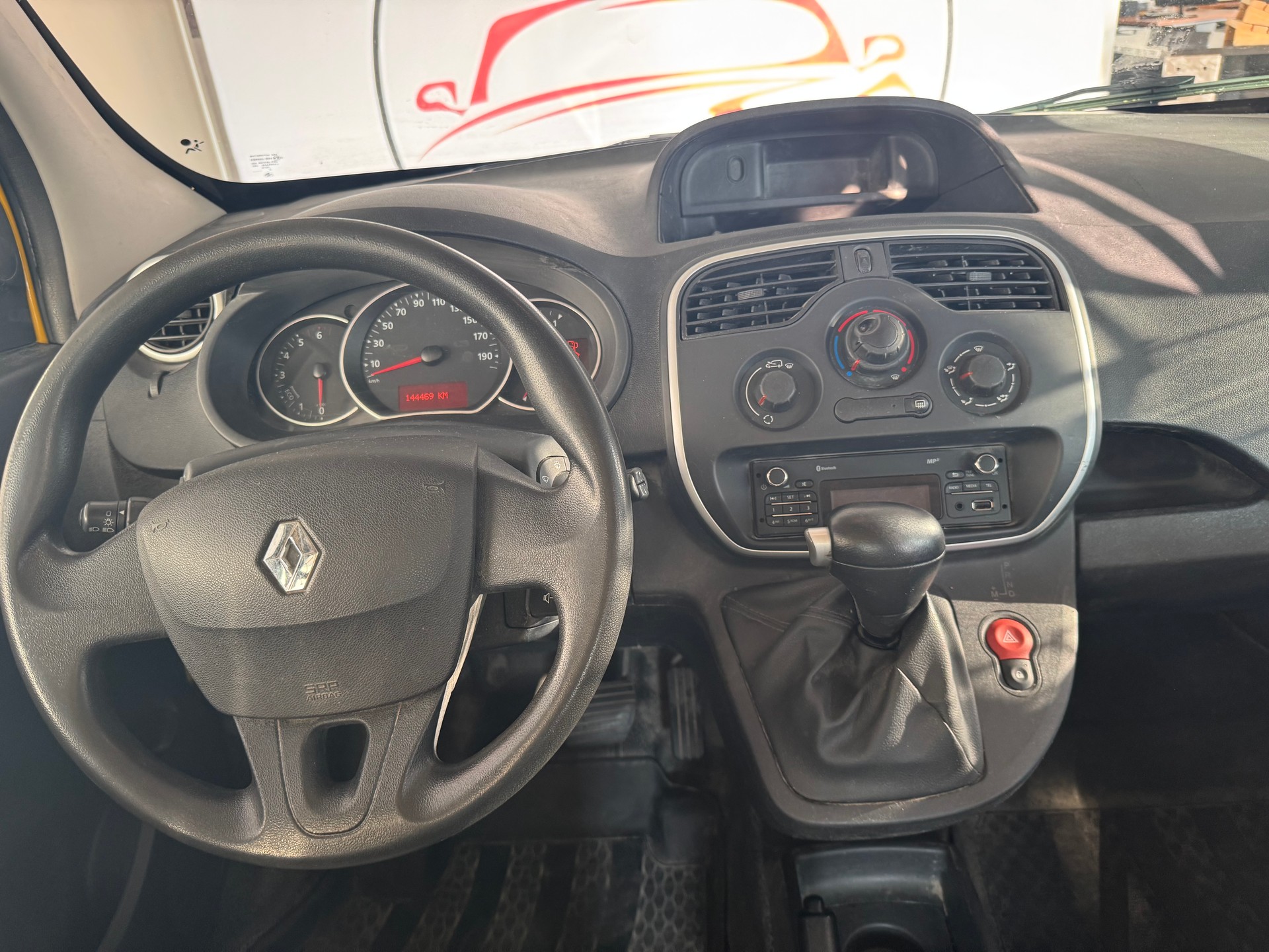 RENAULT Kangoo Medium TCe 115 Business A-image-23