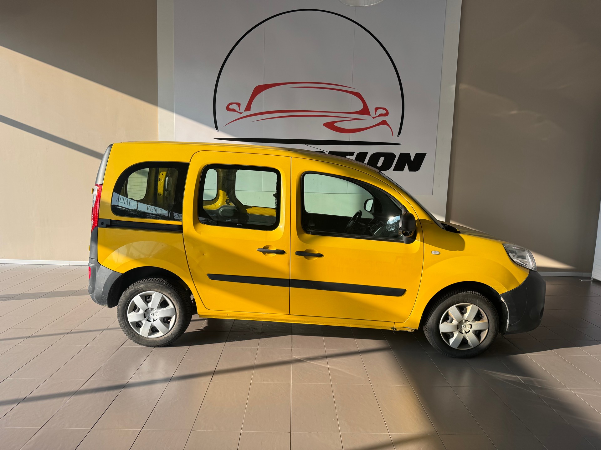RENAULT Kangoo Medium TCe 115 Business A-image-6