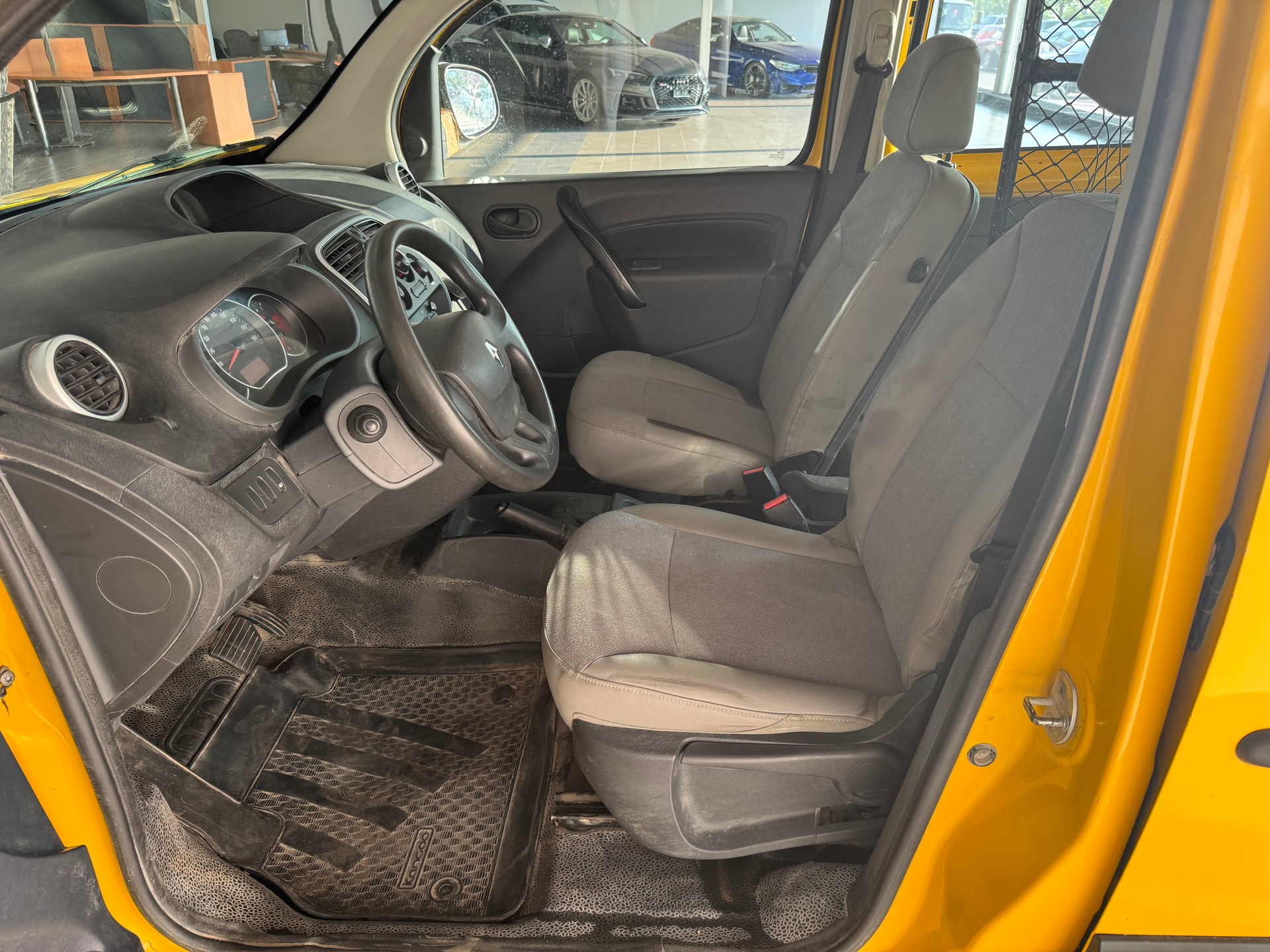 RENAULT Kangoo Medium TCe 115 Business A-image-19