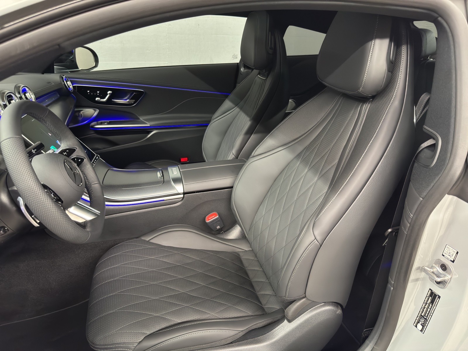 MERCEDES-BENZ CLE 300 AMG Line 4Matic Coupé-image-14
