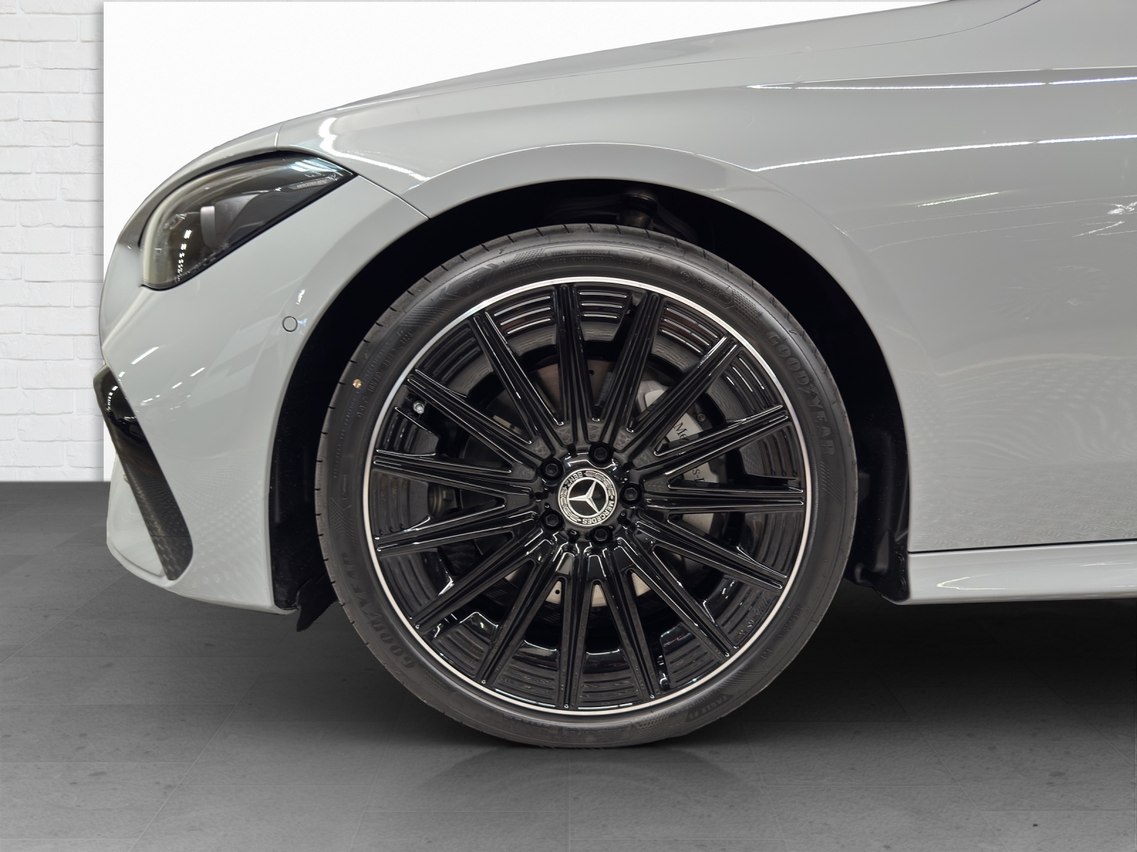 MERCEDES-BENZ CLE 300 AMG Line 4Matic Coupé-image-5