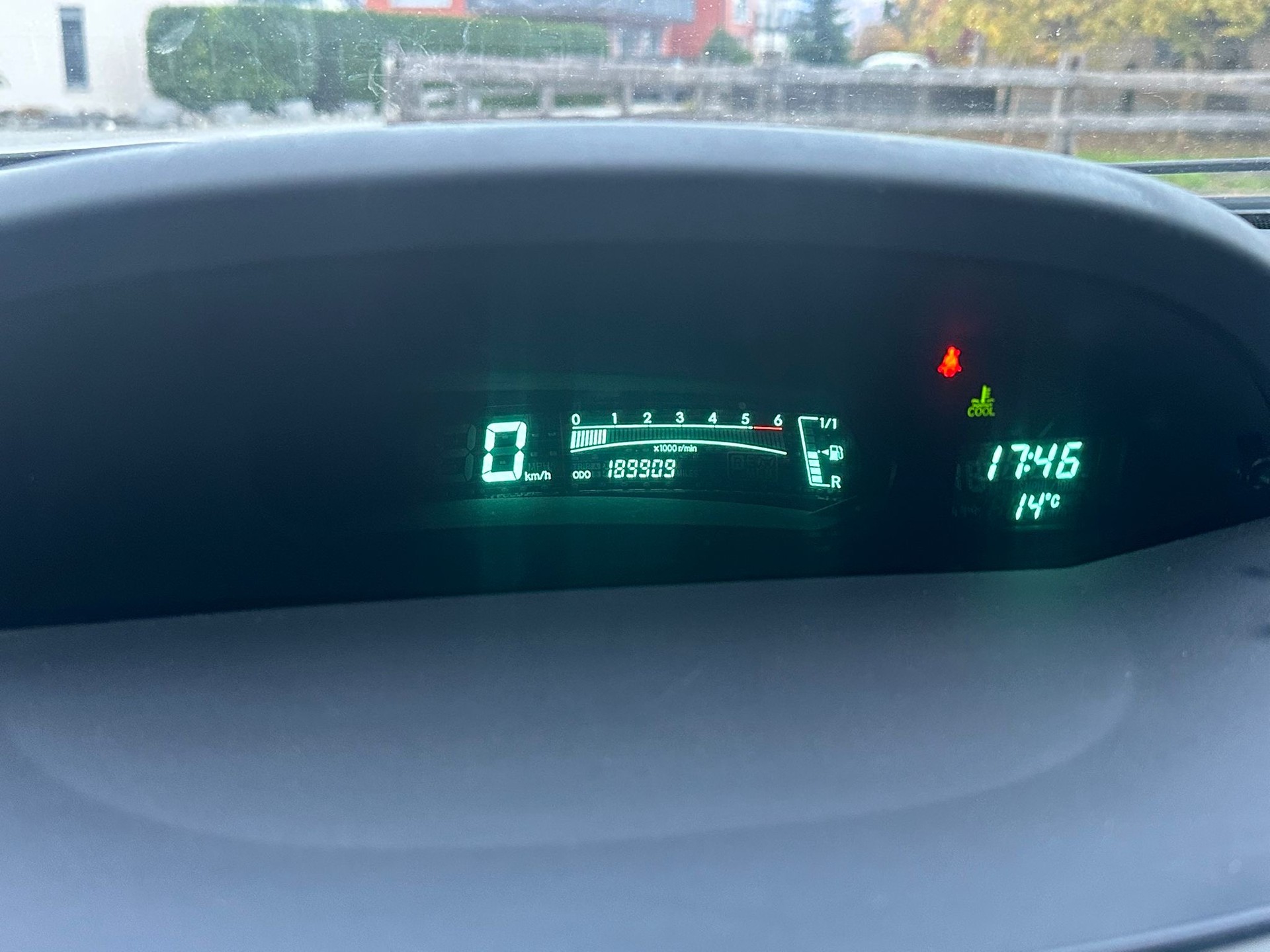 TOYOTA Yaris 1.4 D-4D Linea Luna-image-8