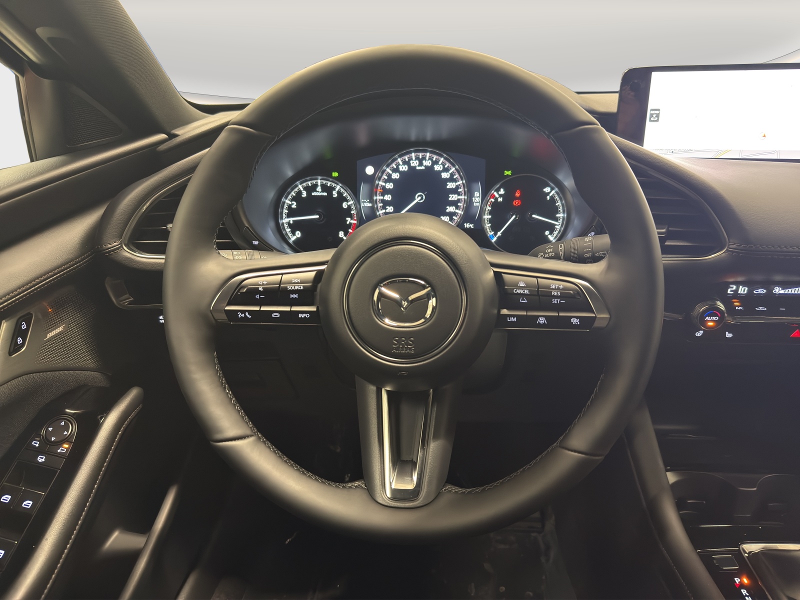 MAZDA 3 Hatchback 2.0 186 Exclusive-Line-image-11
