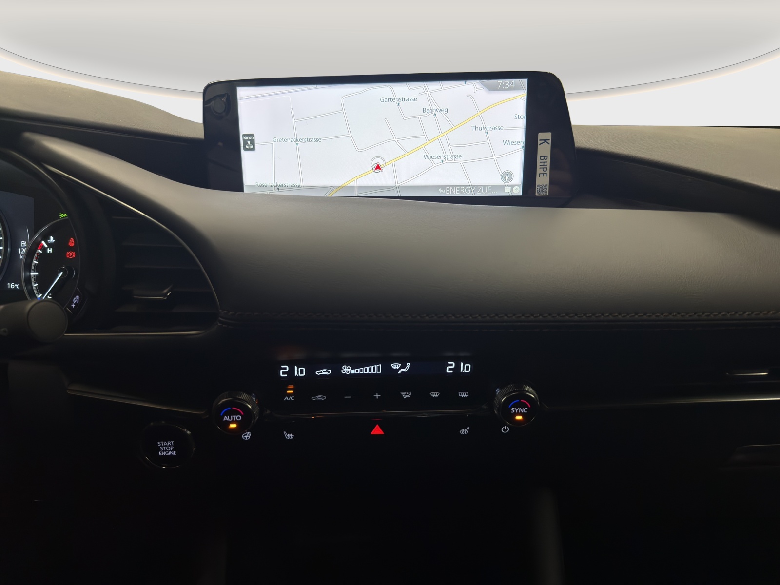 MAZDA 3 Hatchback 2.0 186 Exclusive-Line-image-12