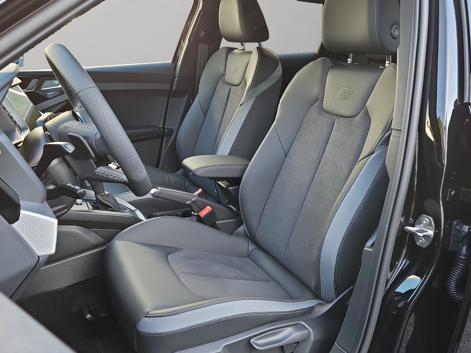 AUDI A1 Sportback 35 TFSI S Line S-tronic-image-8