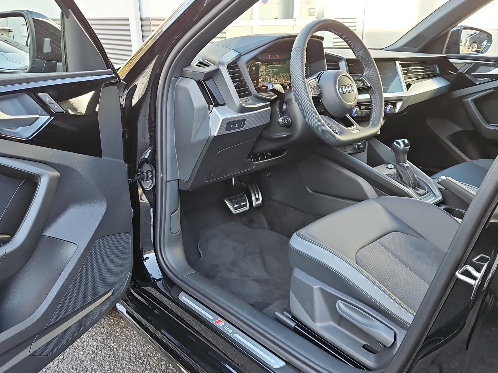 AUDI A1 Sportback 35 TFSI S Line S-tronic-image-7