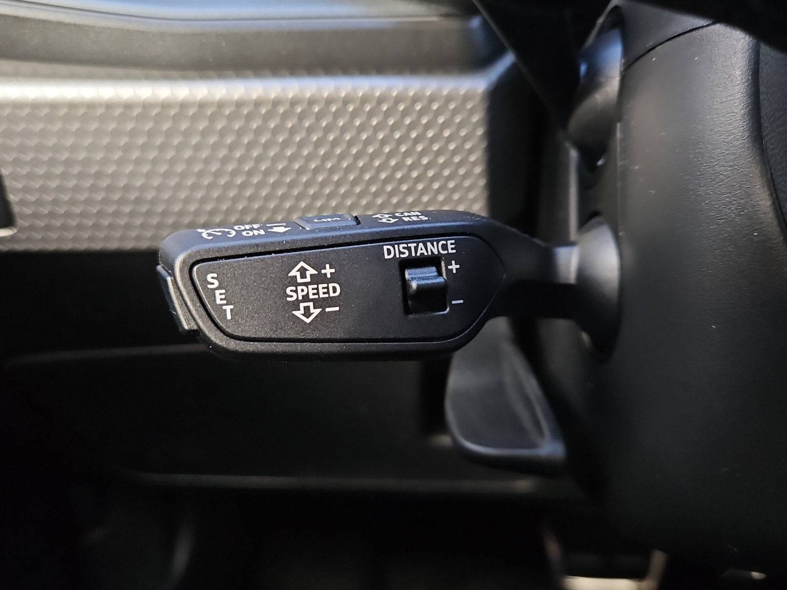 AUDI A1 Sportback 35 TFSI S Line S-tronic-image-14