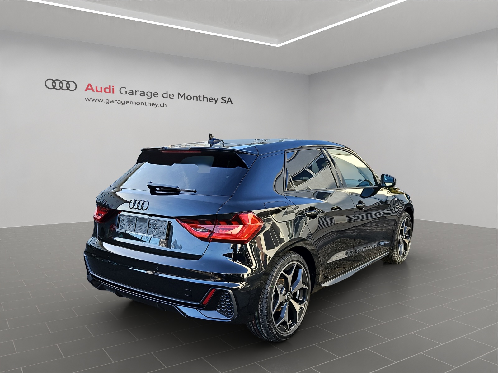 AUDI A1 Sportback 35 TFSI S Line S-tronic-image-3