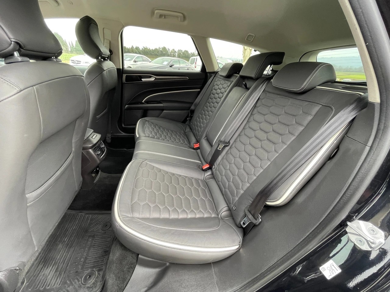 FORD Mondeo 2.0TDCi AWD Vignale Automatik-image-9