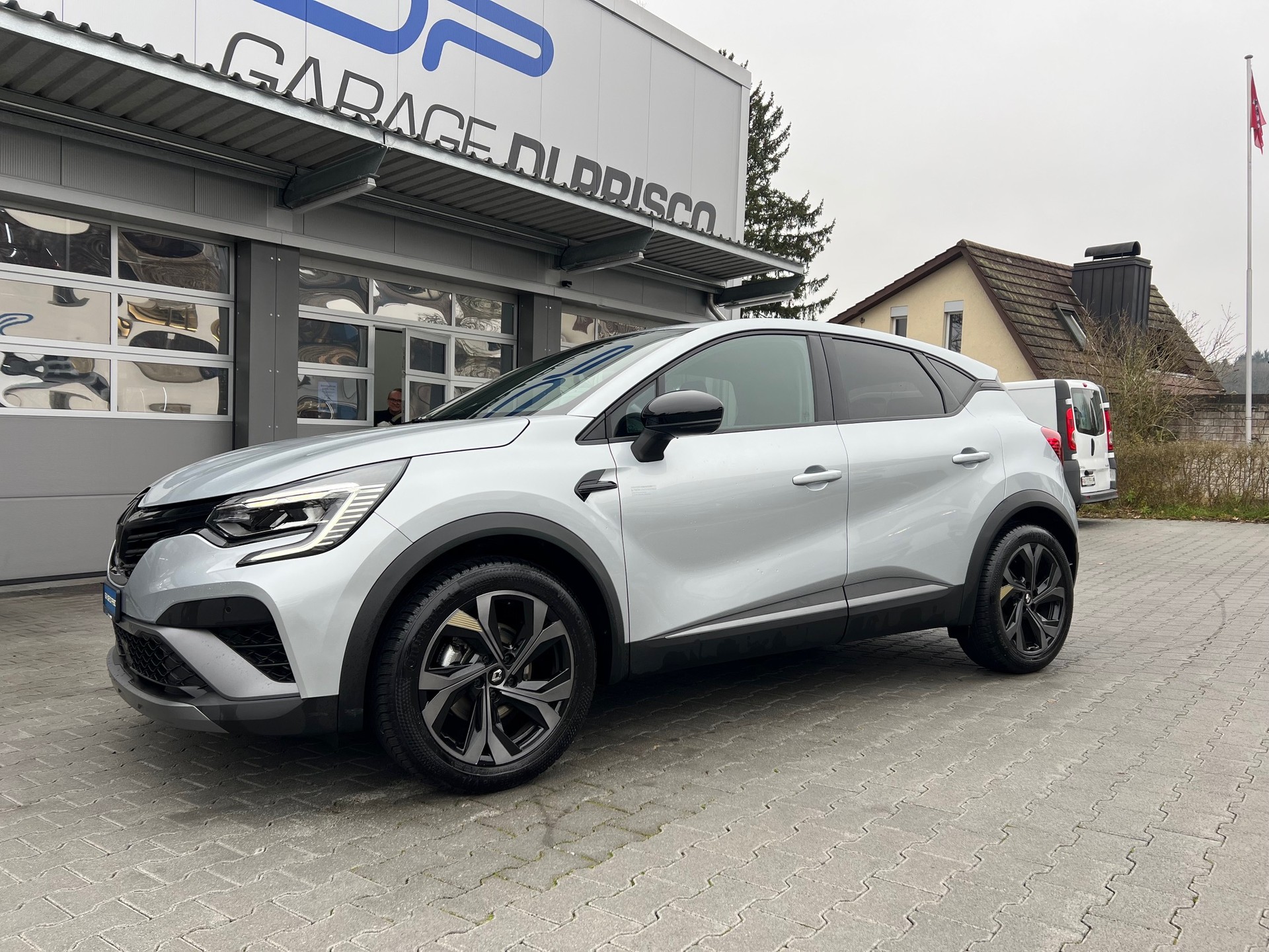RENAULT Captur 1.6 E-Tech 145 E-Tech Engineered DHT
