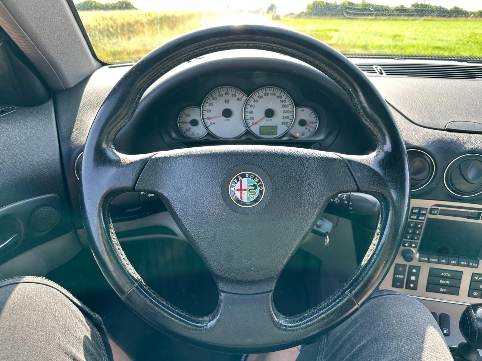 ALFA ROMEO 2.0 TS-image-12