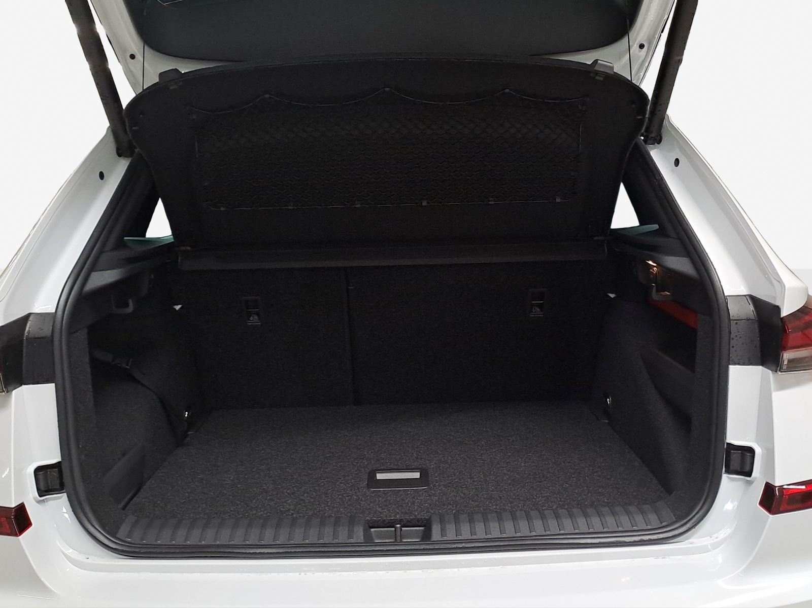 SKODA Kamiq 1.5 TSI Dynamic DSG-image-12