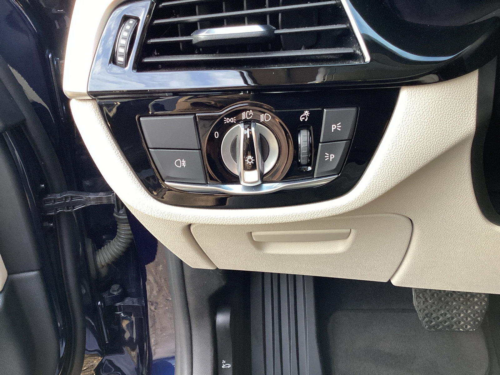 BMW 520d xDrive 48V M Sport Steptronic-image-19