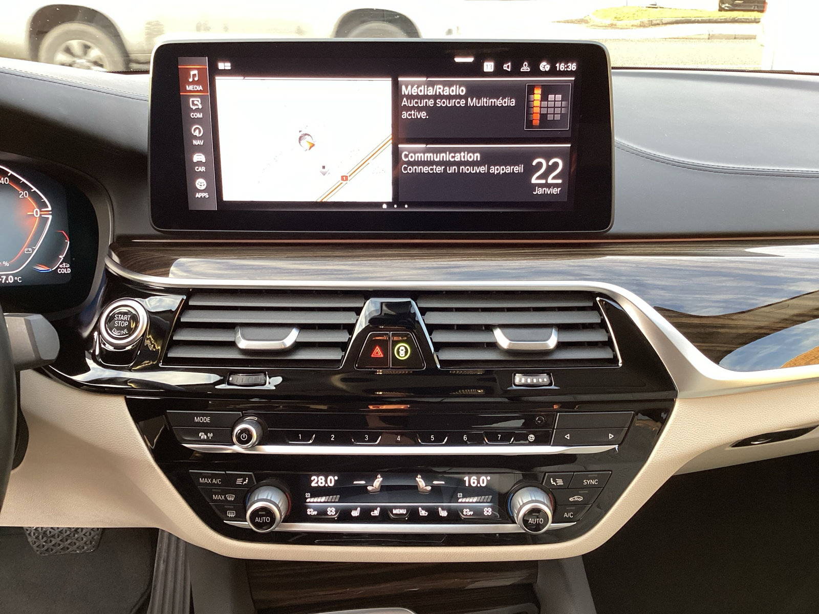 BMW 520d xDrive 48V M Sport Steptronic-image-10