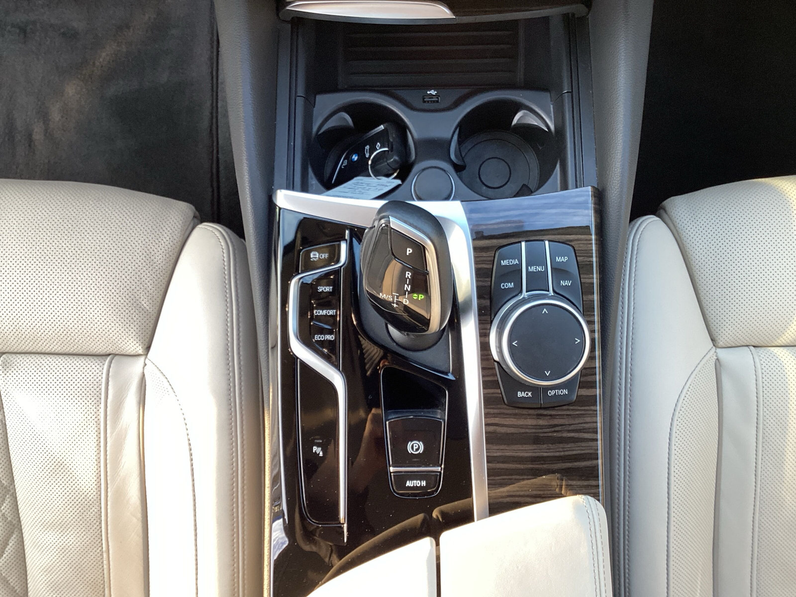 BMW 520d xDrive 48V M Sport Steptronic-image-12