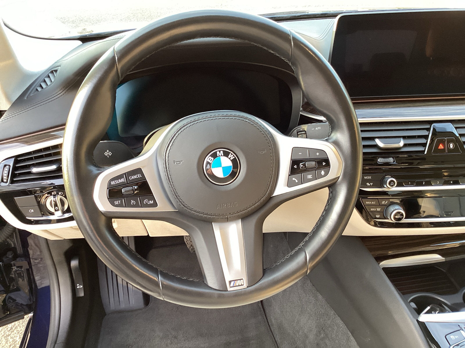 BMW 520d xDrive 48V M Sport Steptronic-image-11