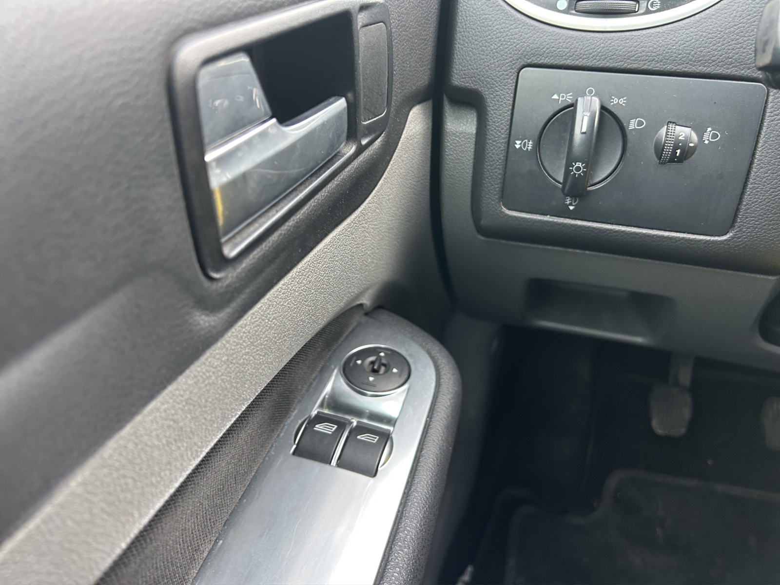 FORD Focus 1.6i Carving-image-13