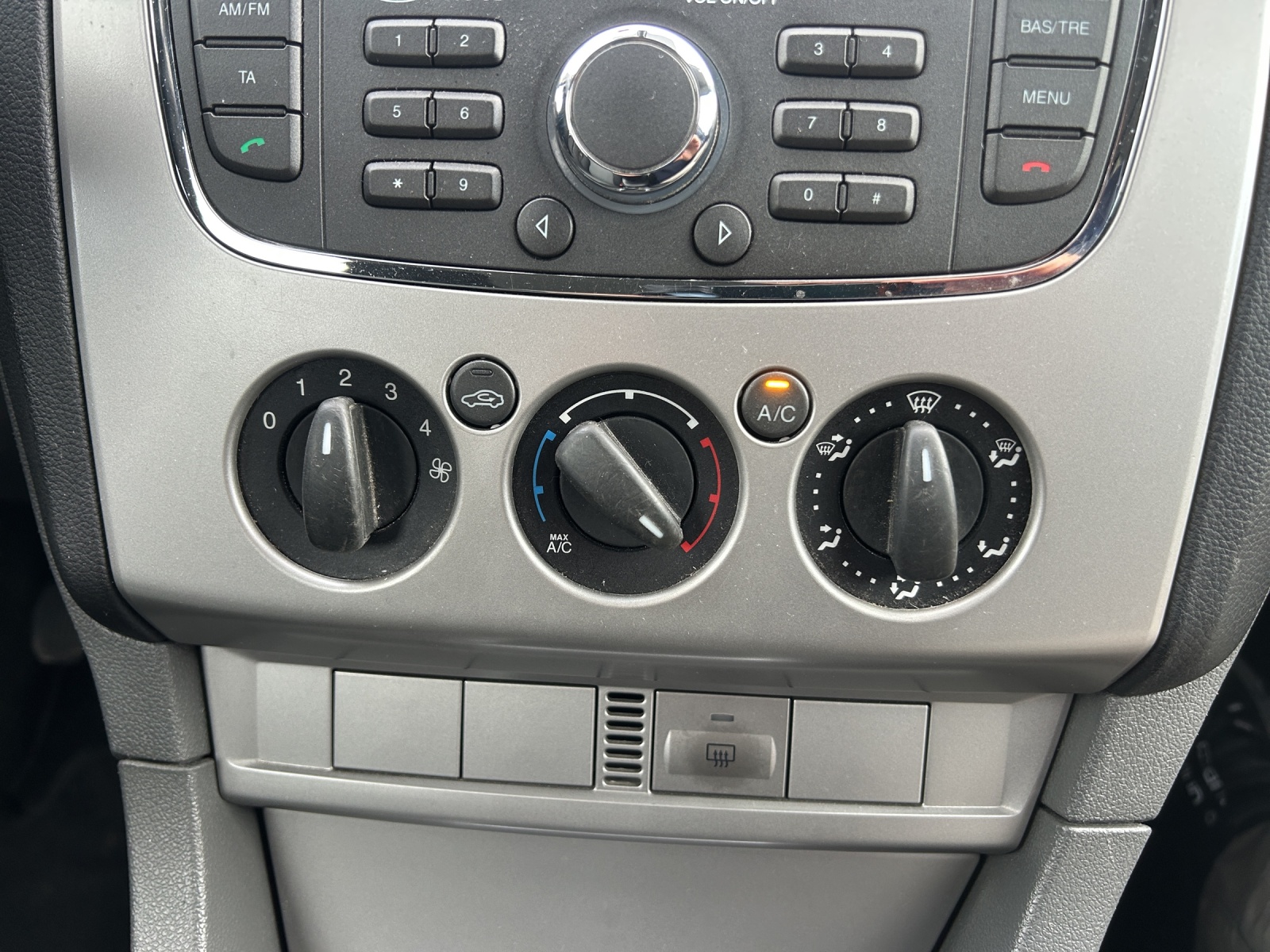FORD Focus 1.6i Carving-image-14