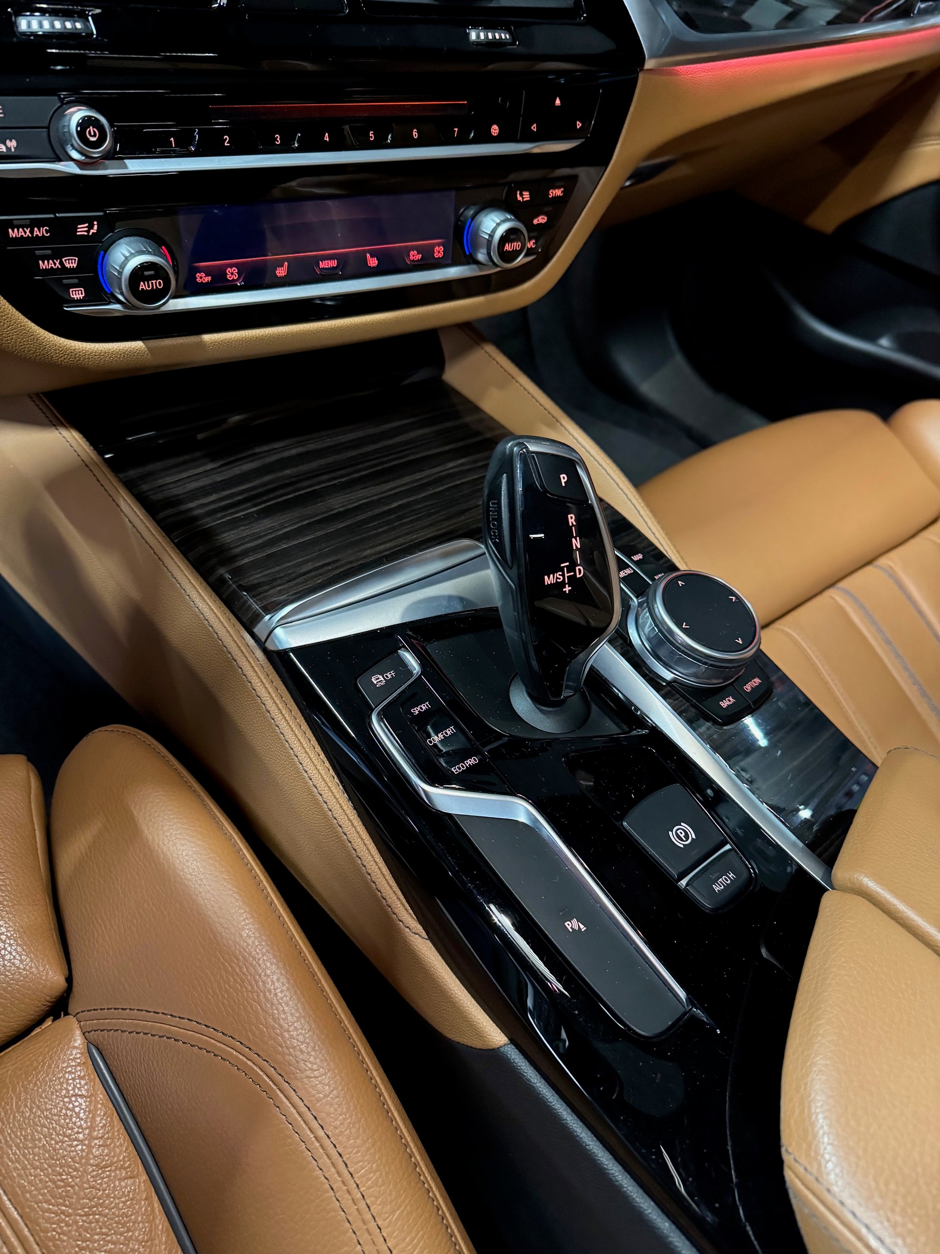 BMW 520d xDrive Steptronic M-Sport-image-11