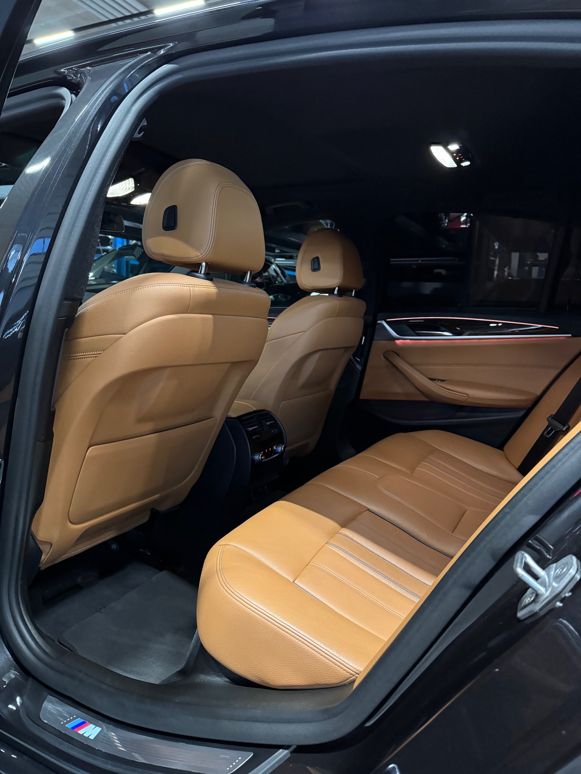 BMW 520d xDrive Steptronic M-Sport-image-10