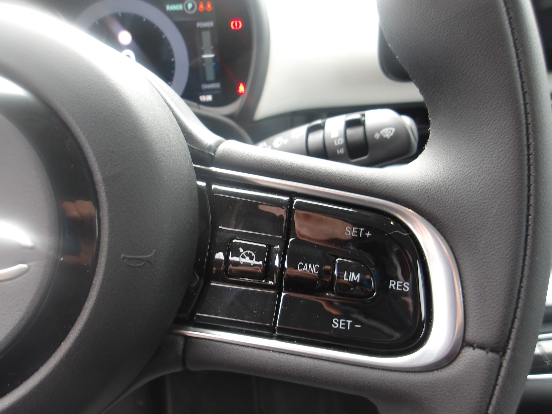FIAT 500 3+1 electric 87 kW Icon-image-12