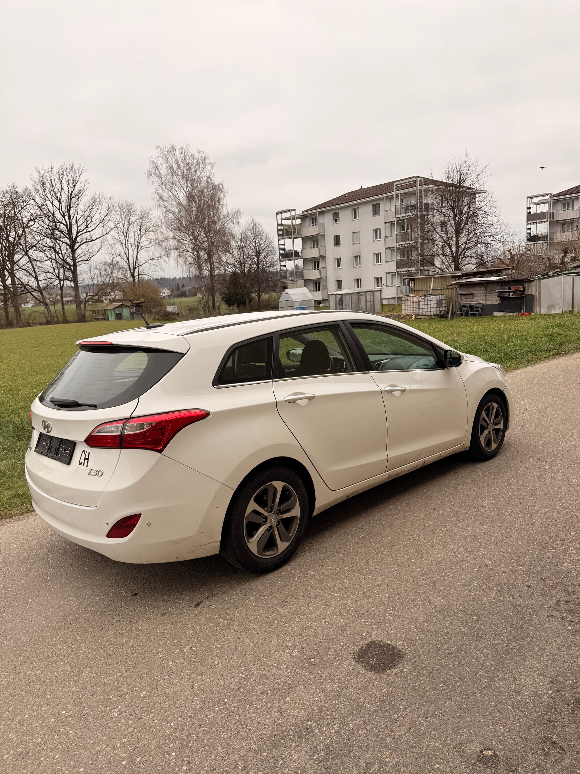 HYUNDAI i30 Wagon 1.6 GDI Amplia-image-7