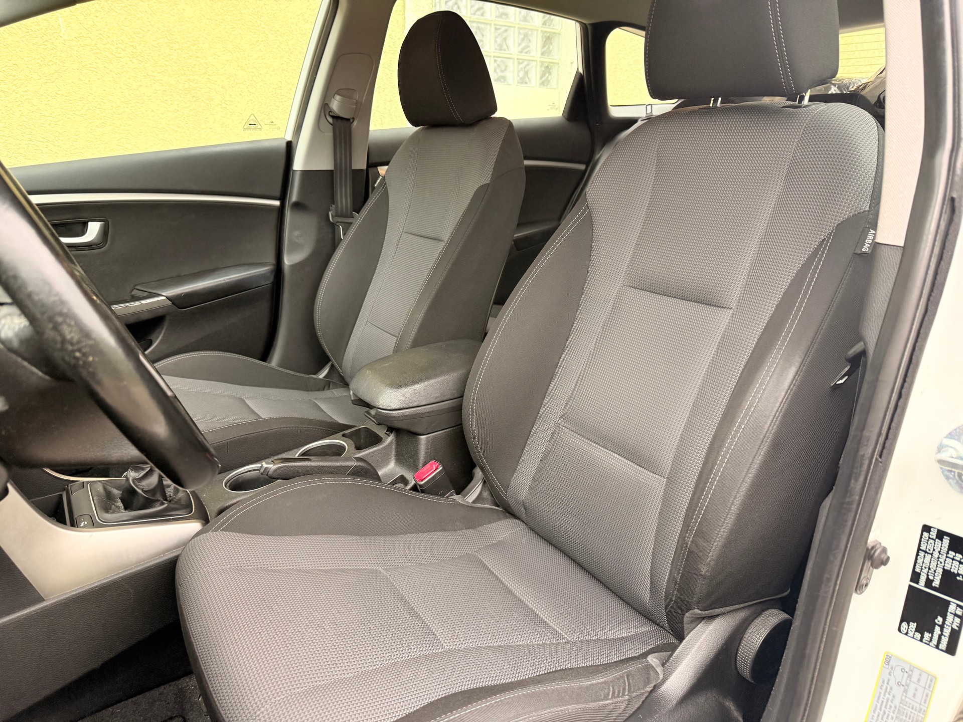 HYUNDAI i30 Wagon 1.6 GDI Amplia-image-12