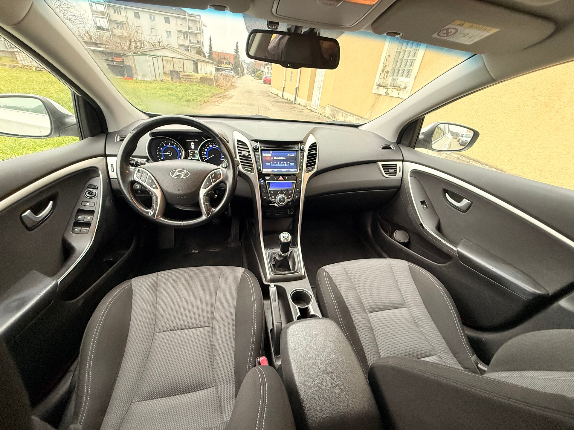 HYUNDAI i30 Wagon 1.6 GDI Amplia-image-10