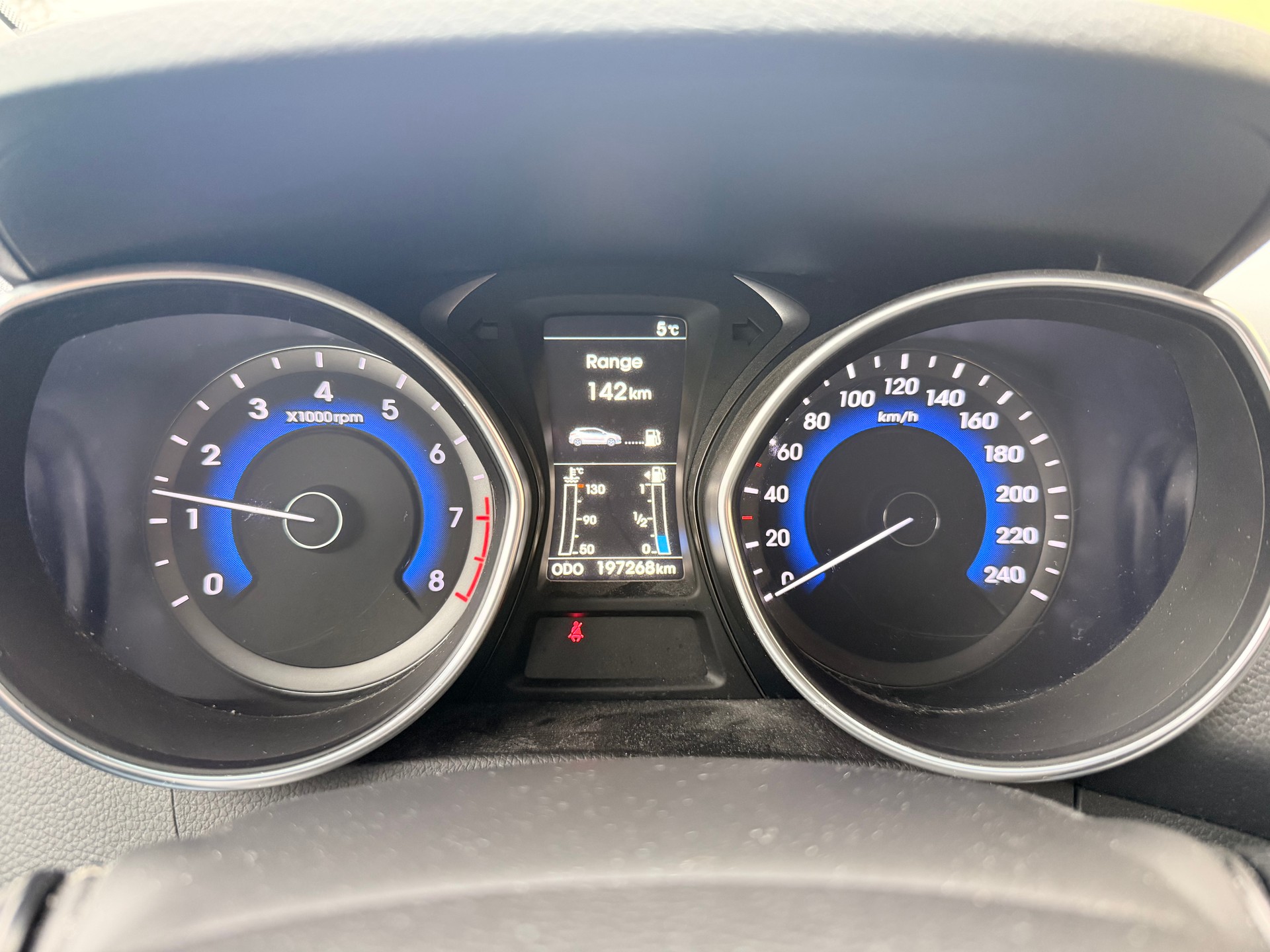 HYUNDAI i30 Wagon 1.6 GDI Amplia-image-15