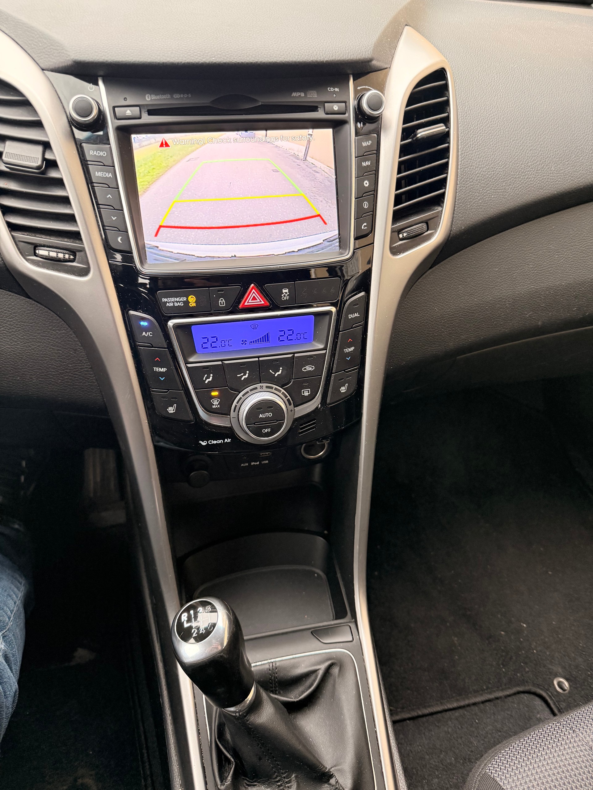 HYUNDAI i30 Wagon 1.6 GDI Amplia-image-13