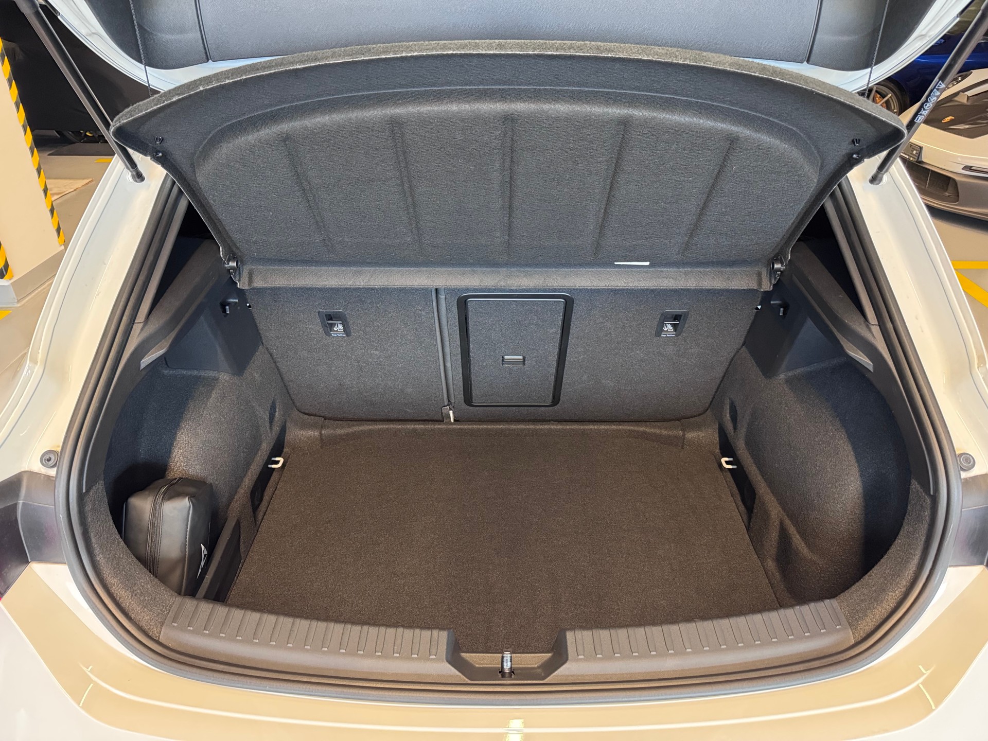 CUPRA LEON VZ 2.0 TSI DSG-image-11