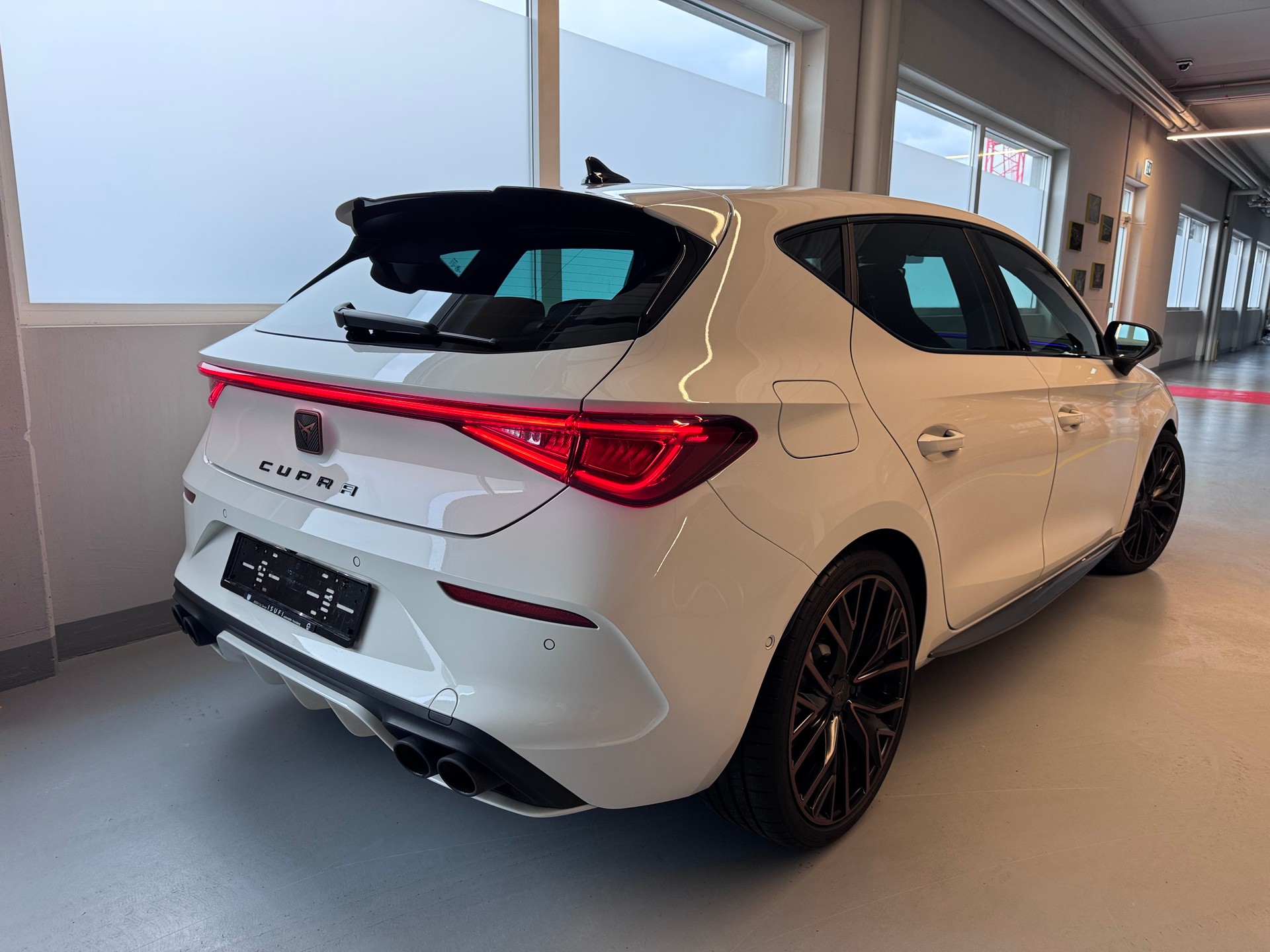 CUPRA LEON VZ 2.0 TSI DSG-image-3
