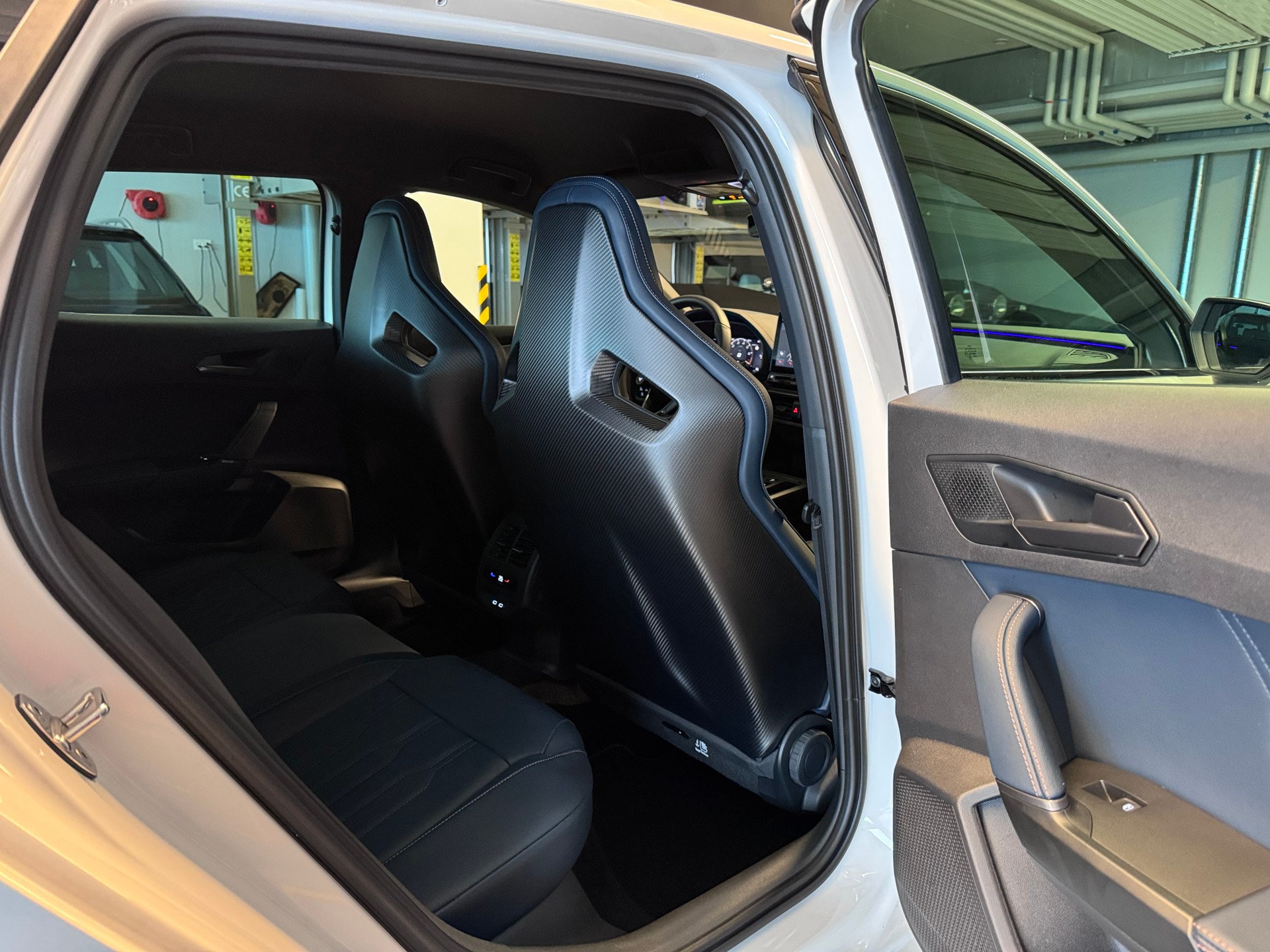 CUPRA LEON VZ 2.0 TSI DSG-image-10