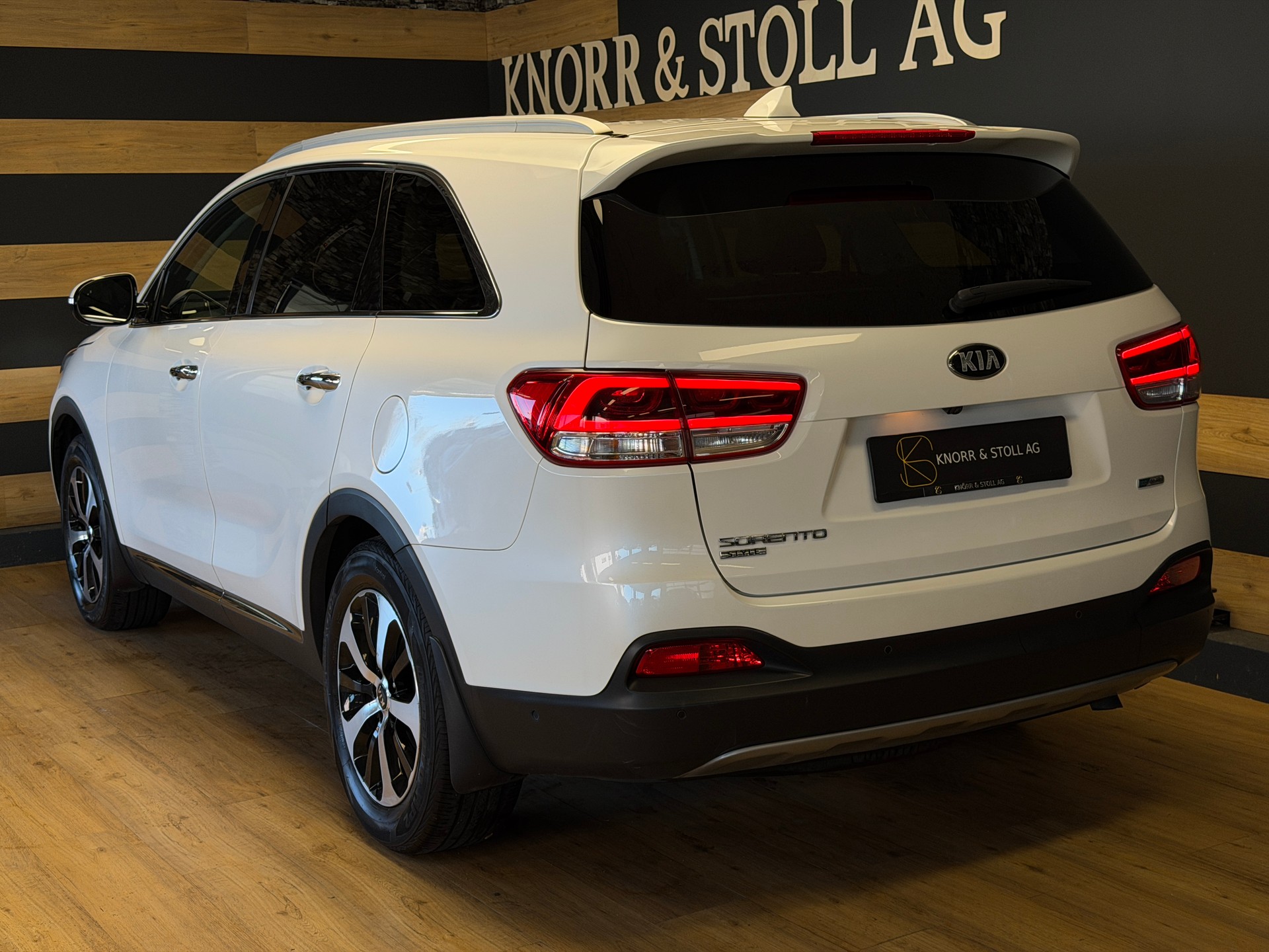 KIA Sorento 2.2 CRDI Style 7P. Automatic-image-4
