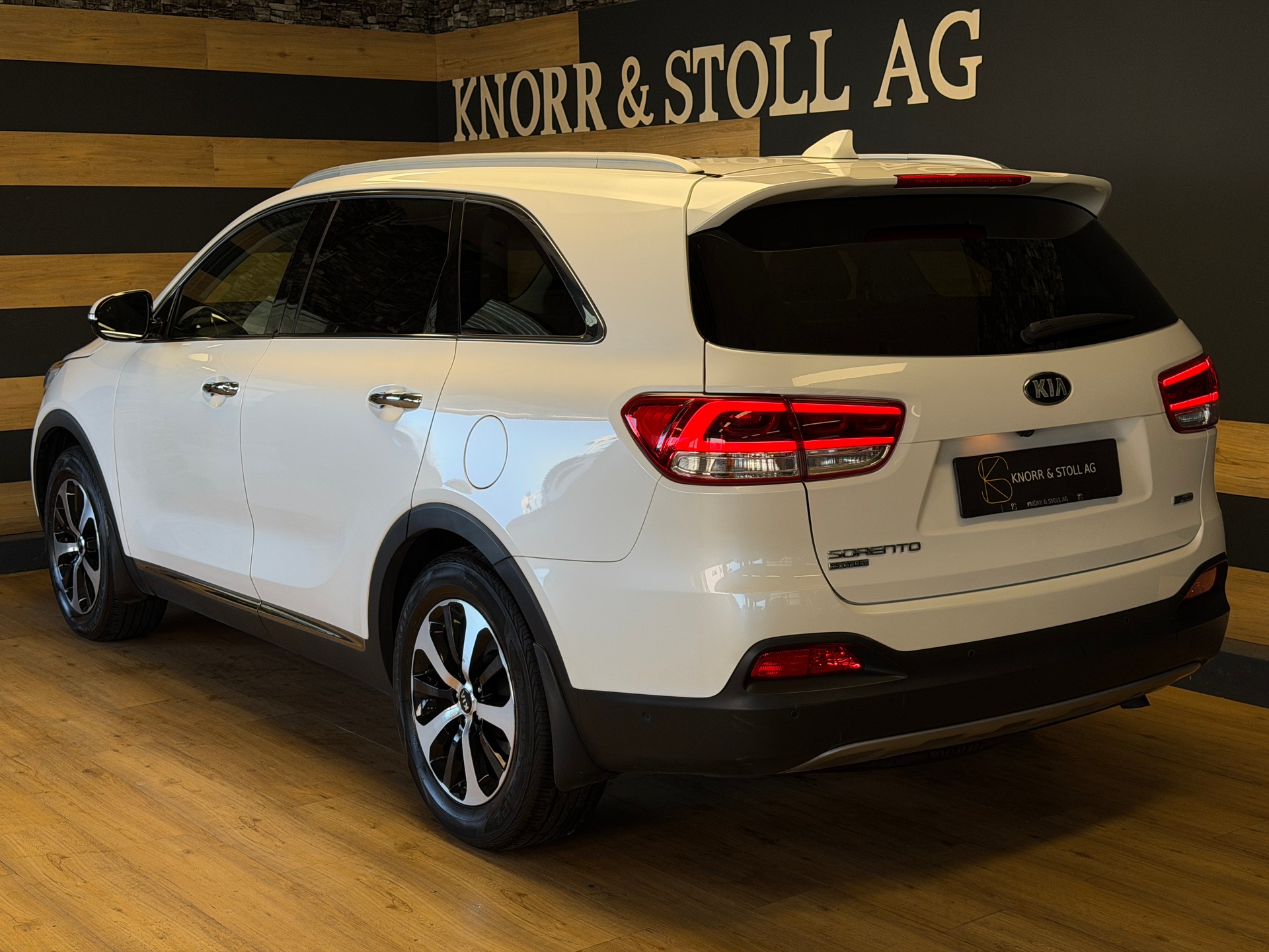 KIA Sorento 2.2 CRDI Style 7P. Automatic-image-5