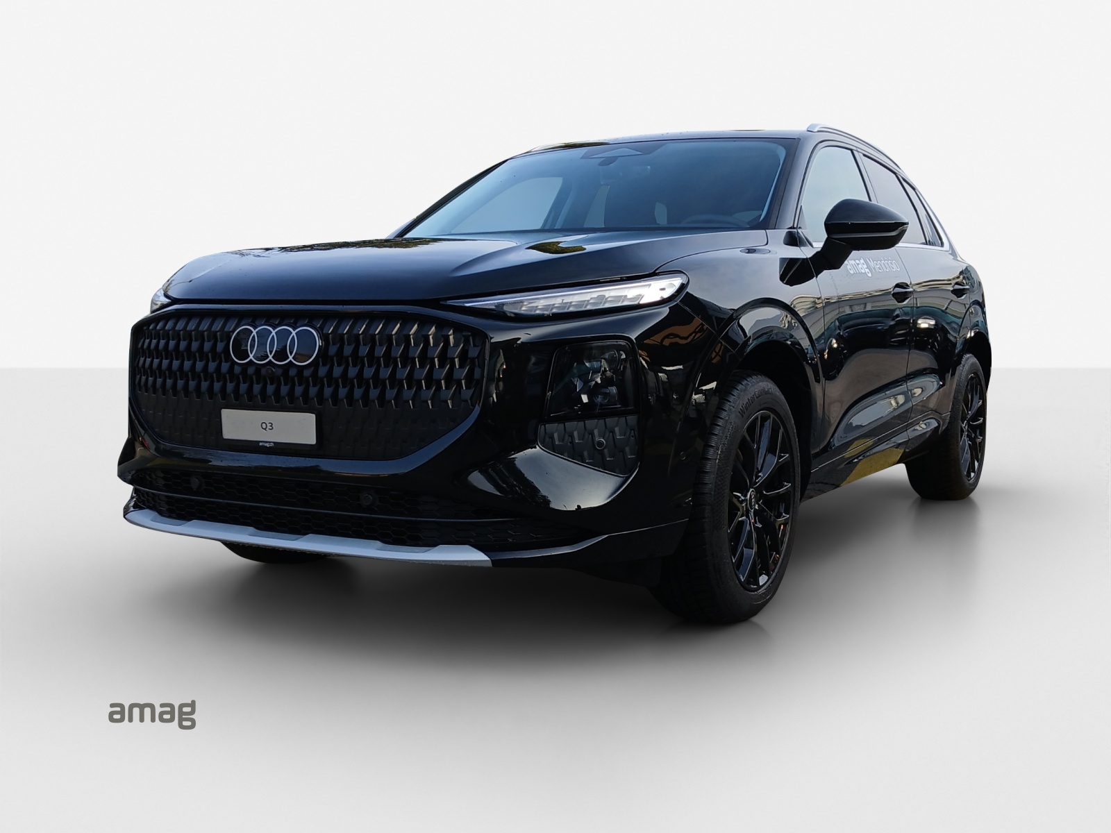 AUDI Q3 SUV 110 kW TFSI S tronic-image-0