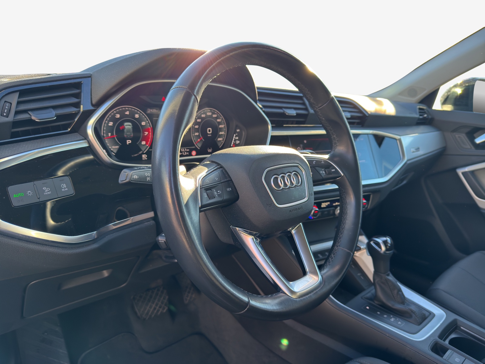AUDI Q3 35 TFSI Attraction S-tronic-image-9