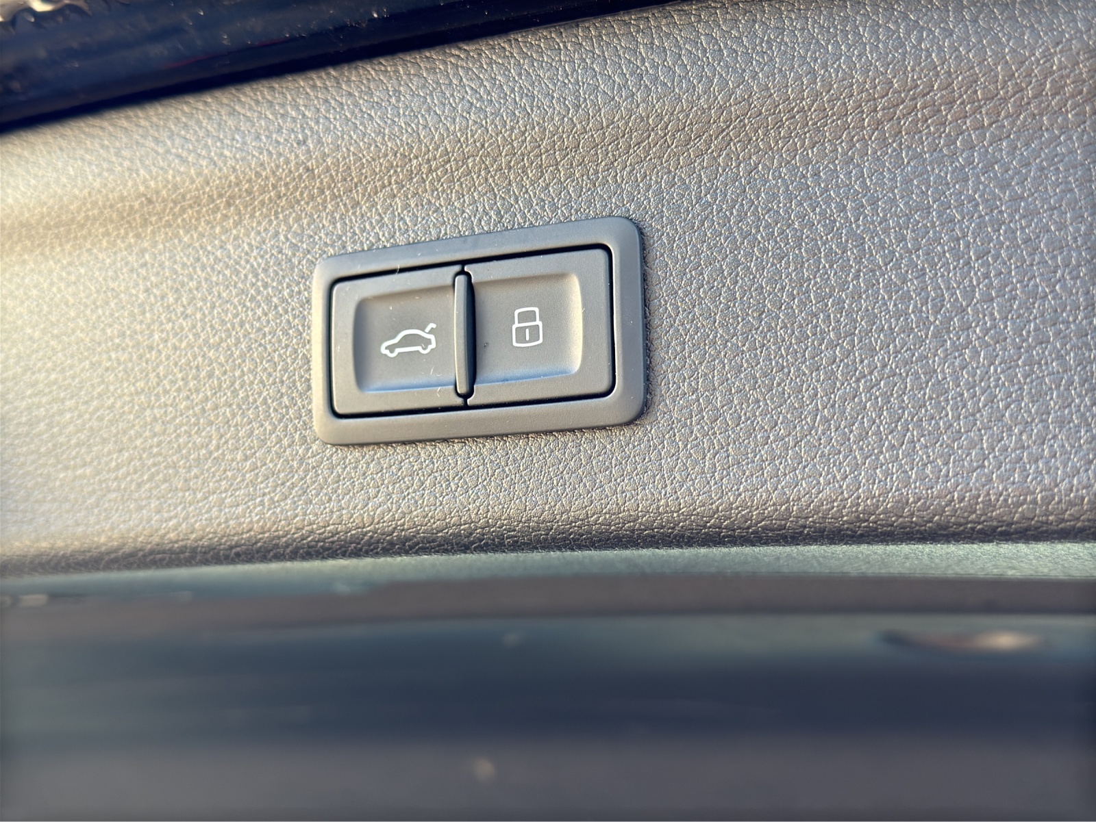 AUDI Q3 35 TFSI Attraction S-tronic-image-13