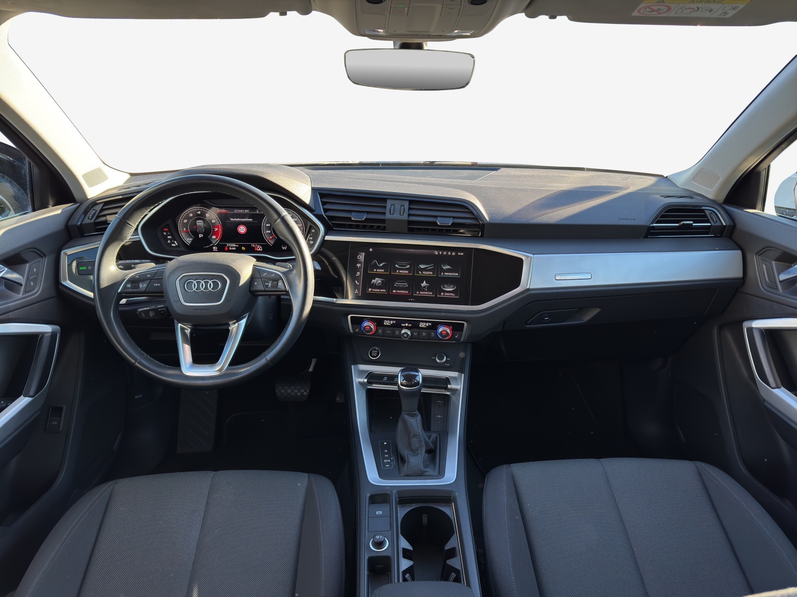 AUDI Q3 35 TFSI Attraction S-tronic-image-8