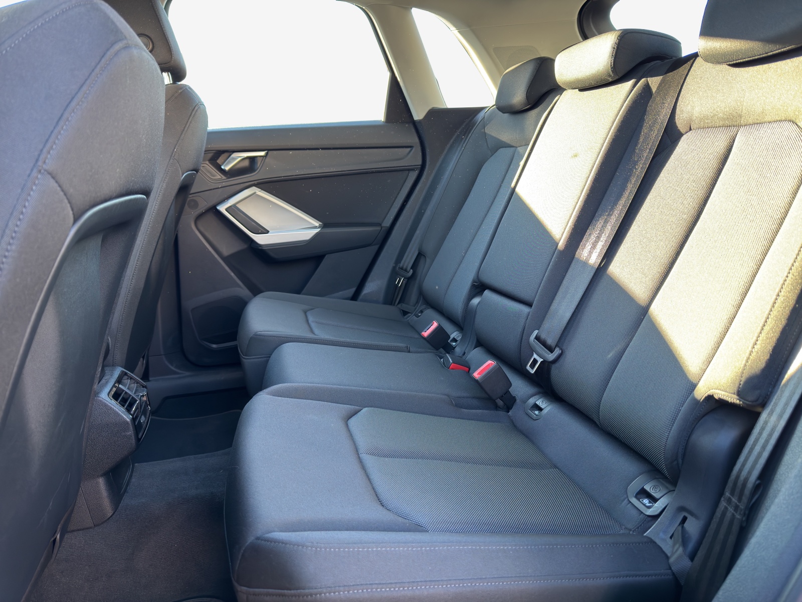 AUDI Q3 35 TFSI Attraction S-tronic-image-11