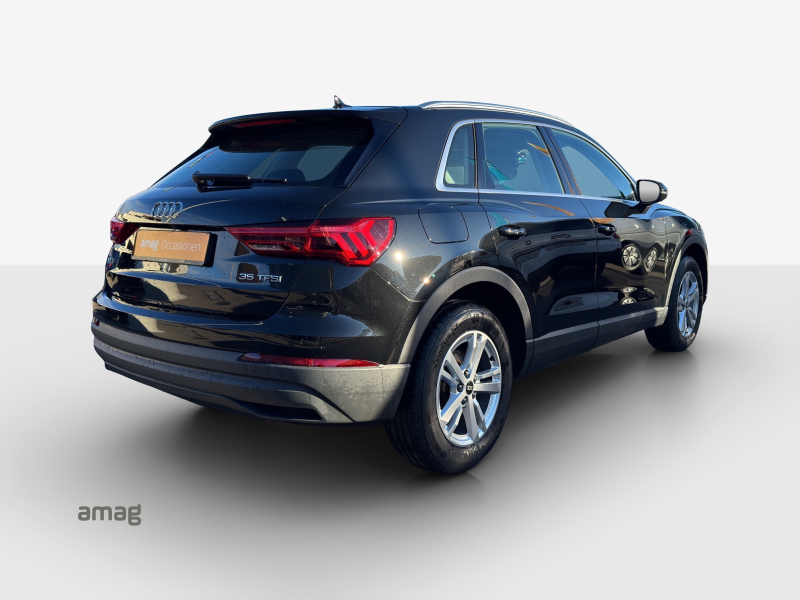 AUDI Q3 35 TFSI Attraction S-tronic-image-4