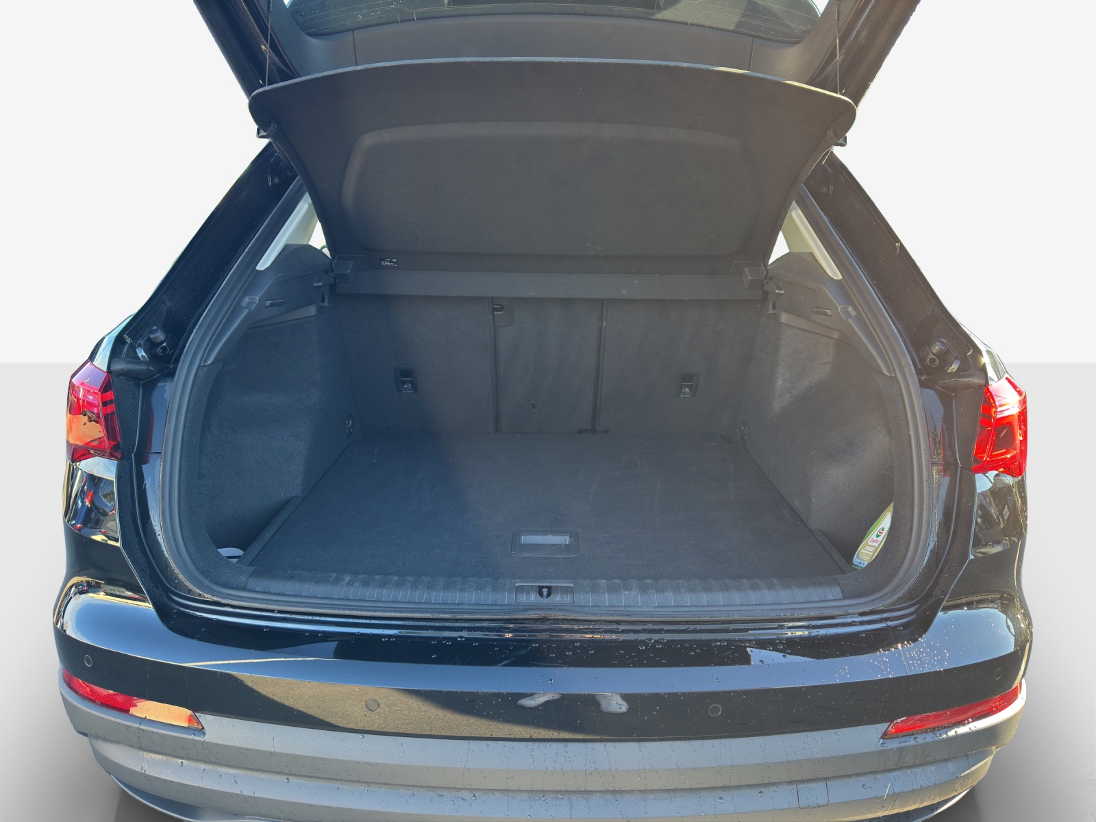 AUDI Q3 35 TFSI Attraction S-tronic-image-12