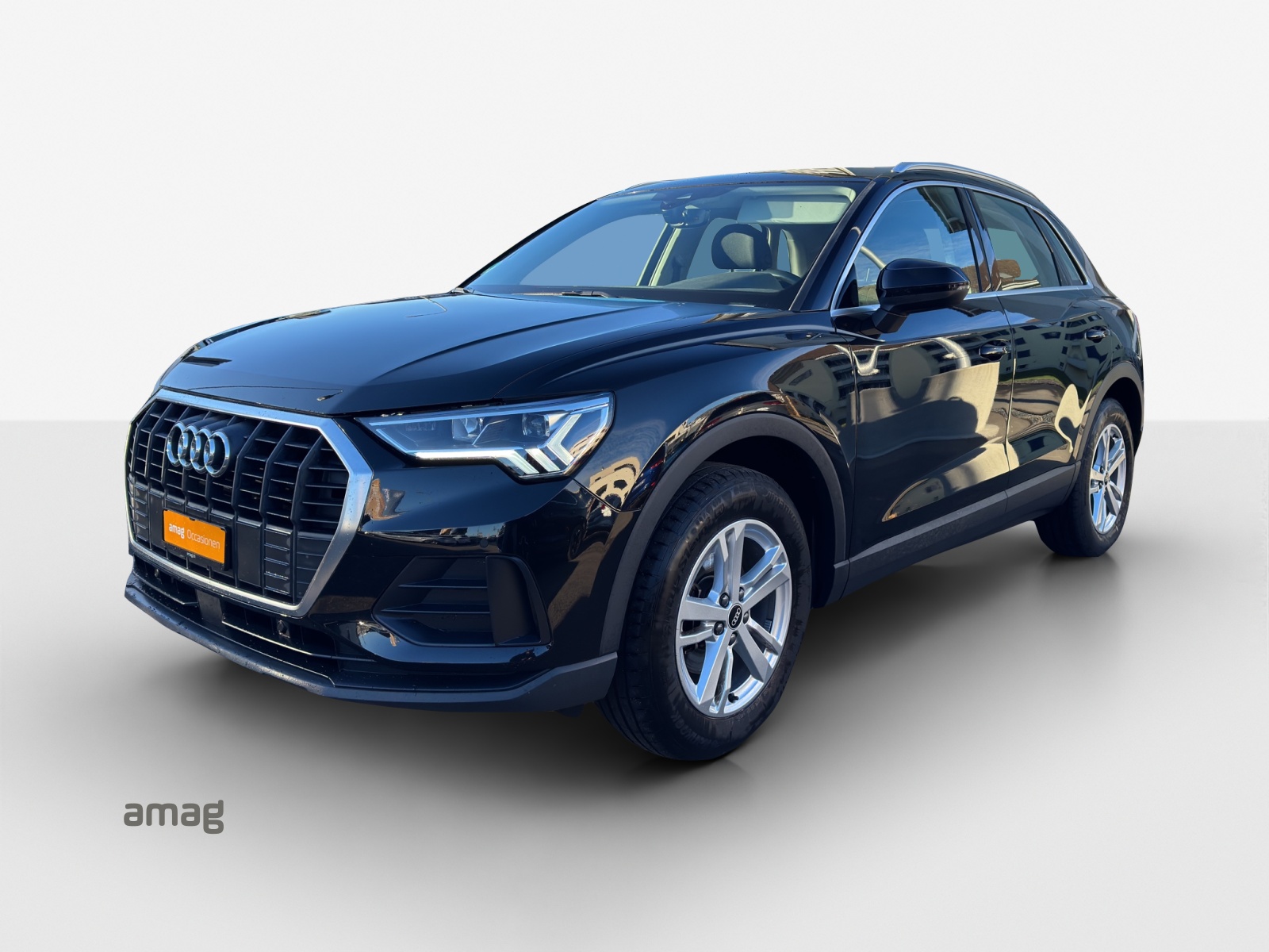 AUDI Q3 35 TFSI Attraction S-tronic-image-0