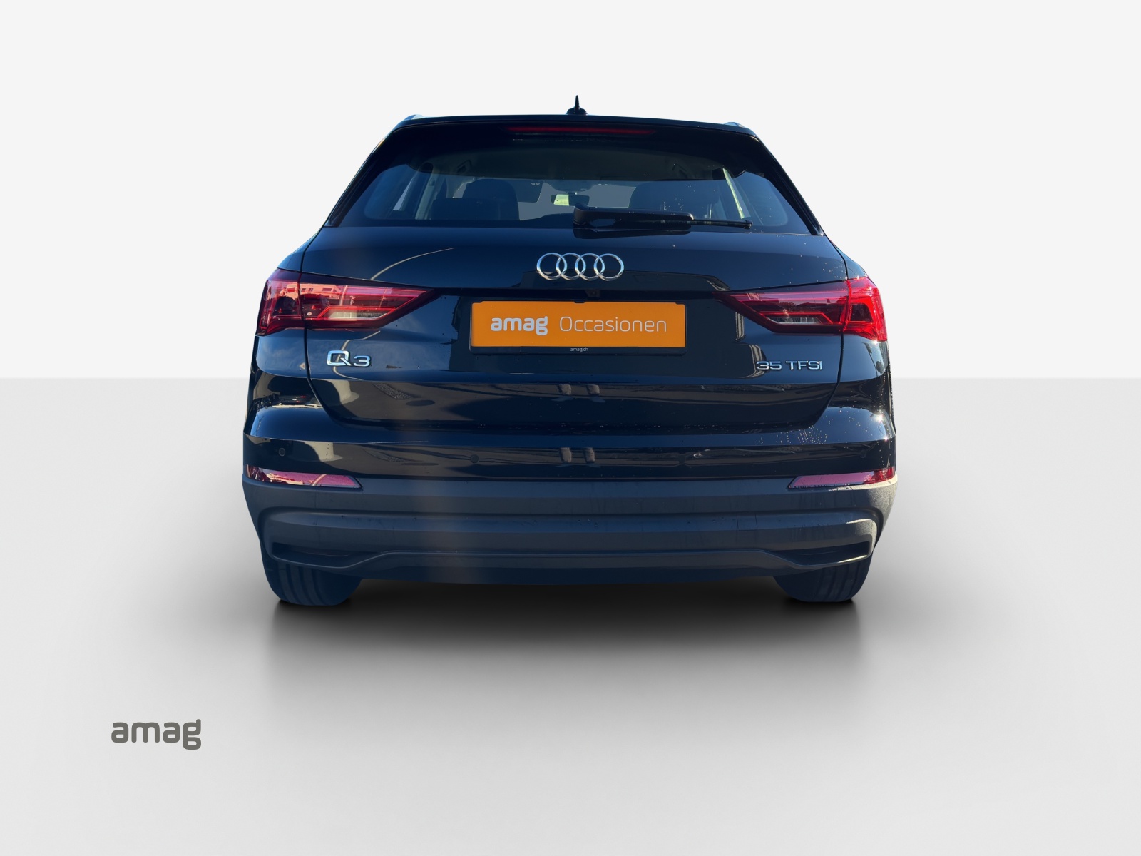 AUDI Q3 35 TFSI Attraction S-tronic-image-3