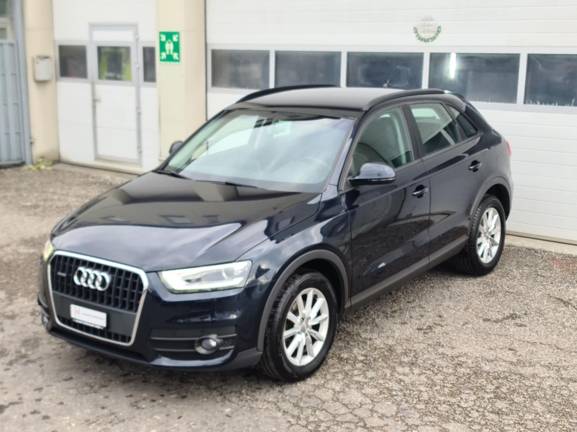 AUDI Q3 2.0 TFSI quattro S-tronic-image-3
