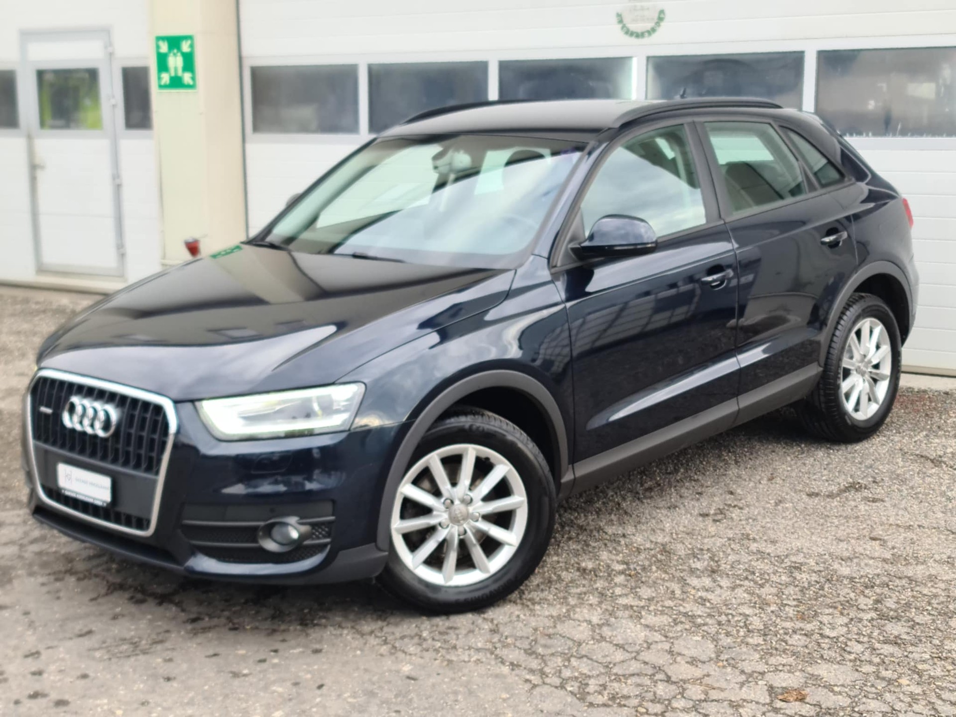AUDI Q3 2.0 TFSI quattro S-tronic-image-0