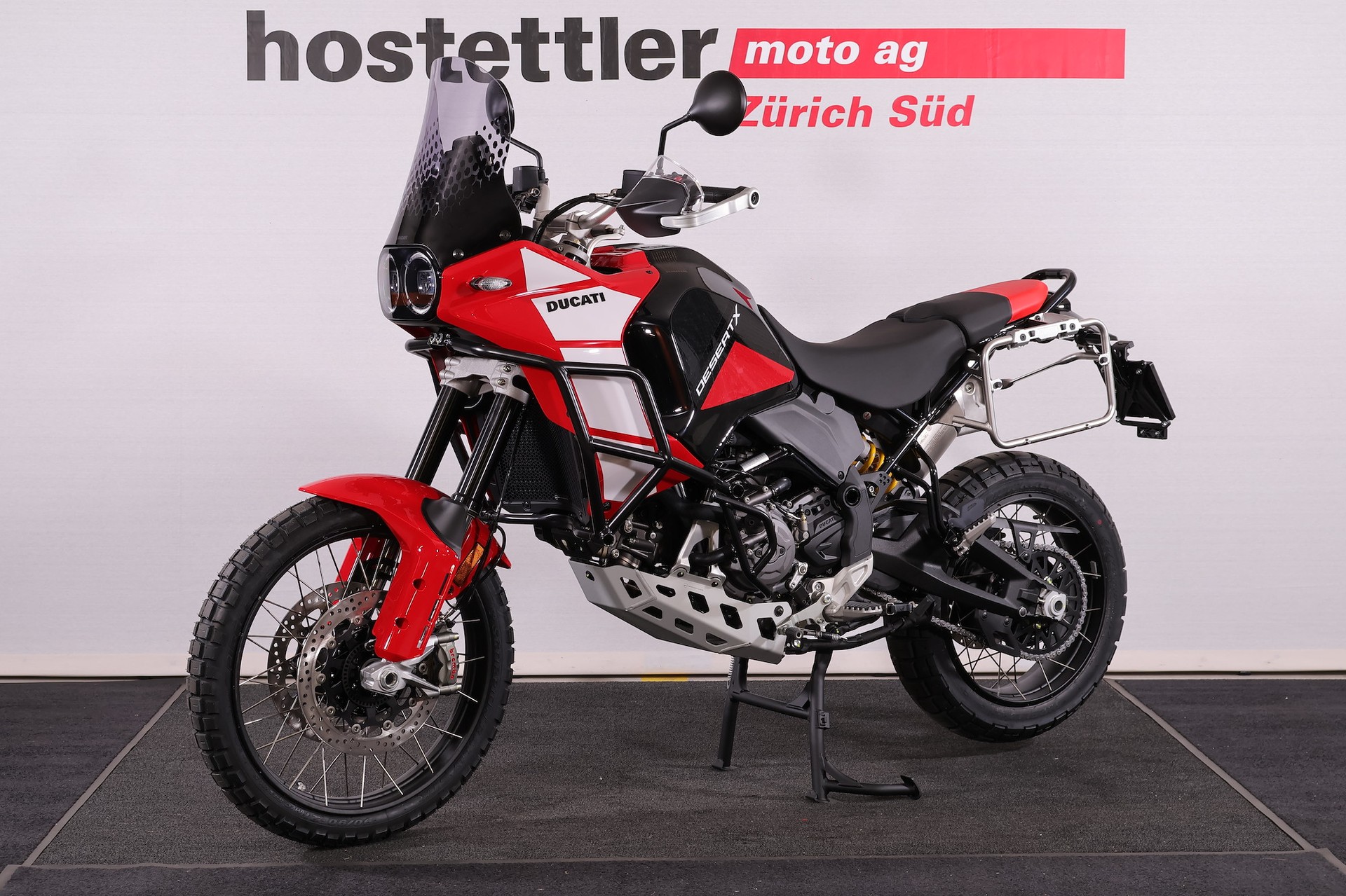 DUCATI Desert X Discovery-showroom-element-1