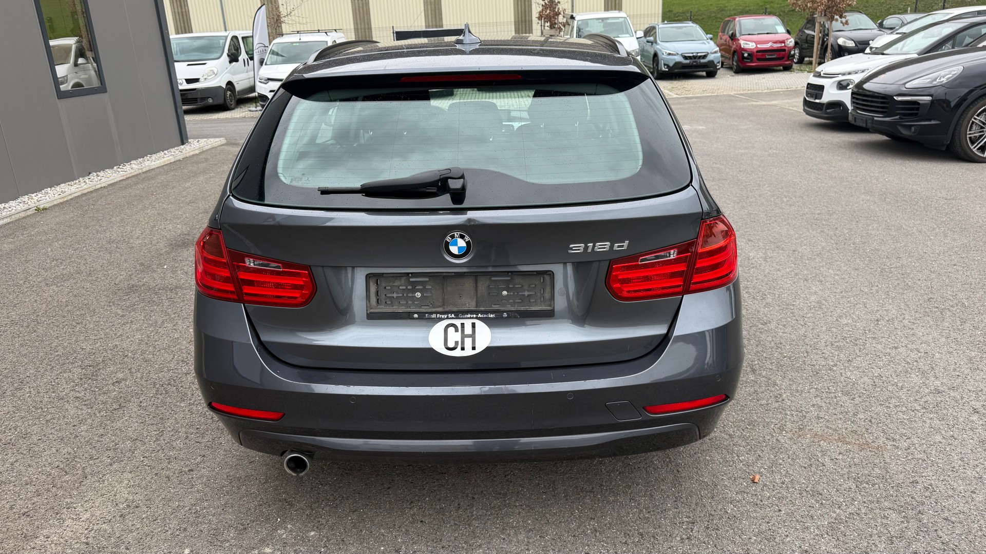 BMW 318d Touring Steptronic-image-4