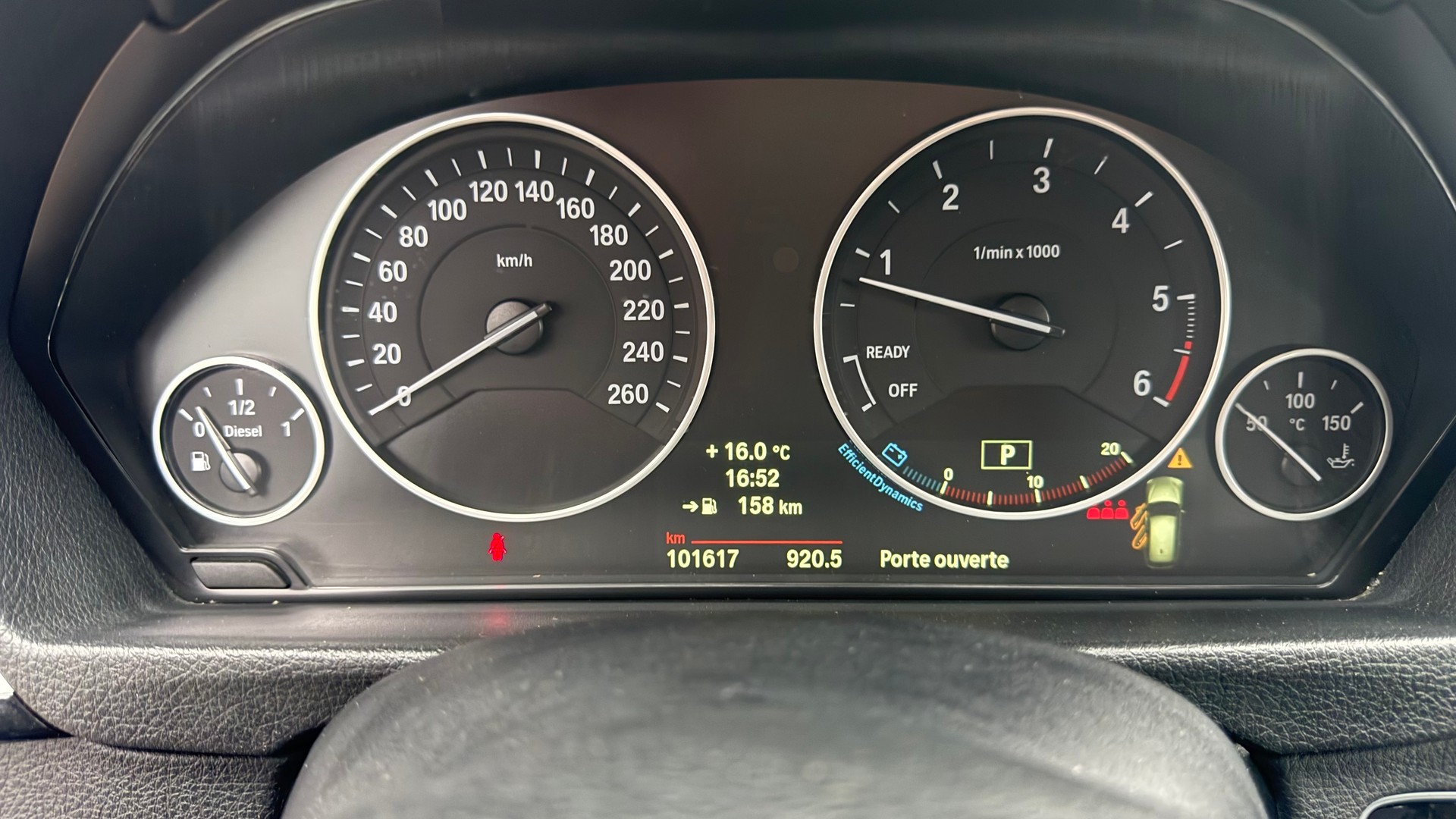 BMW 318d Touring Steptronic-image-12
