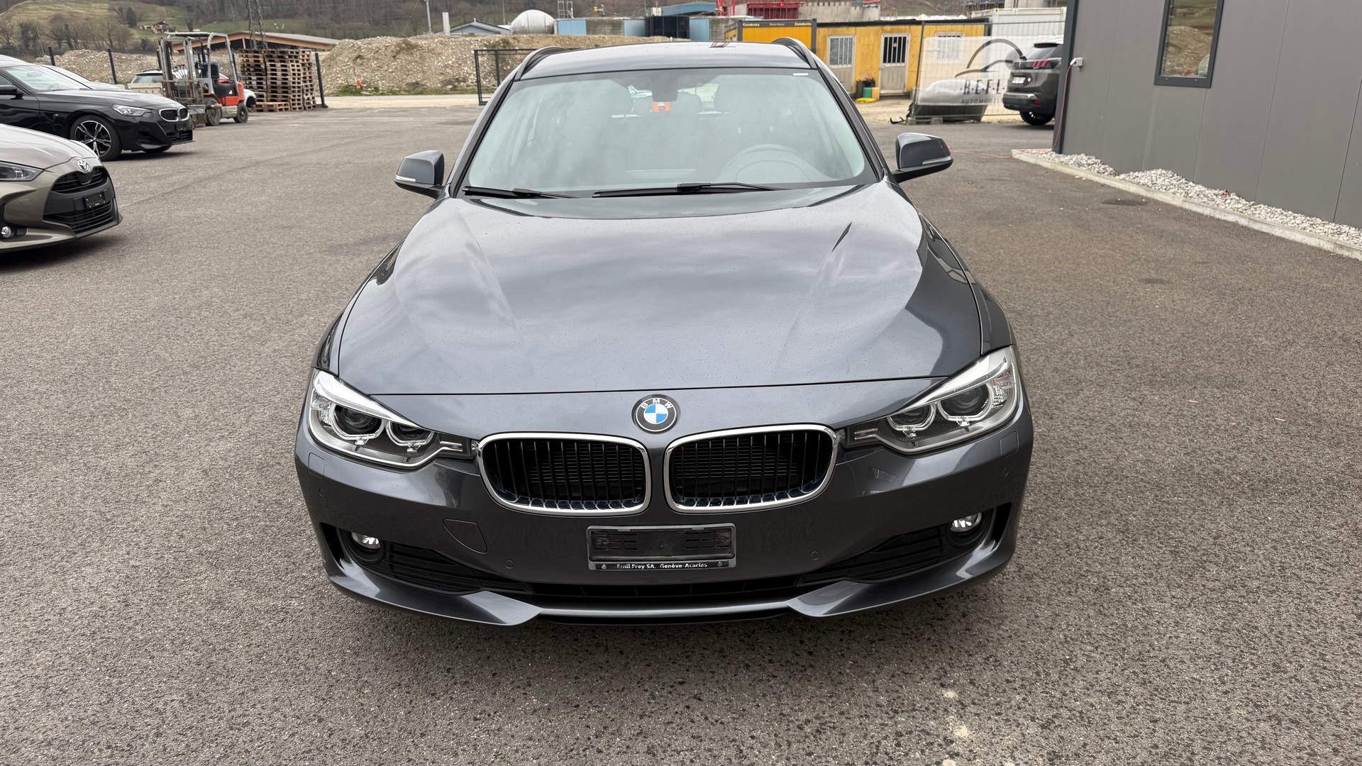 BMW 318d Touring Steptronic-image-2